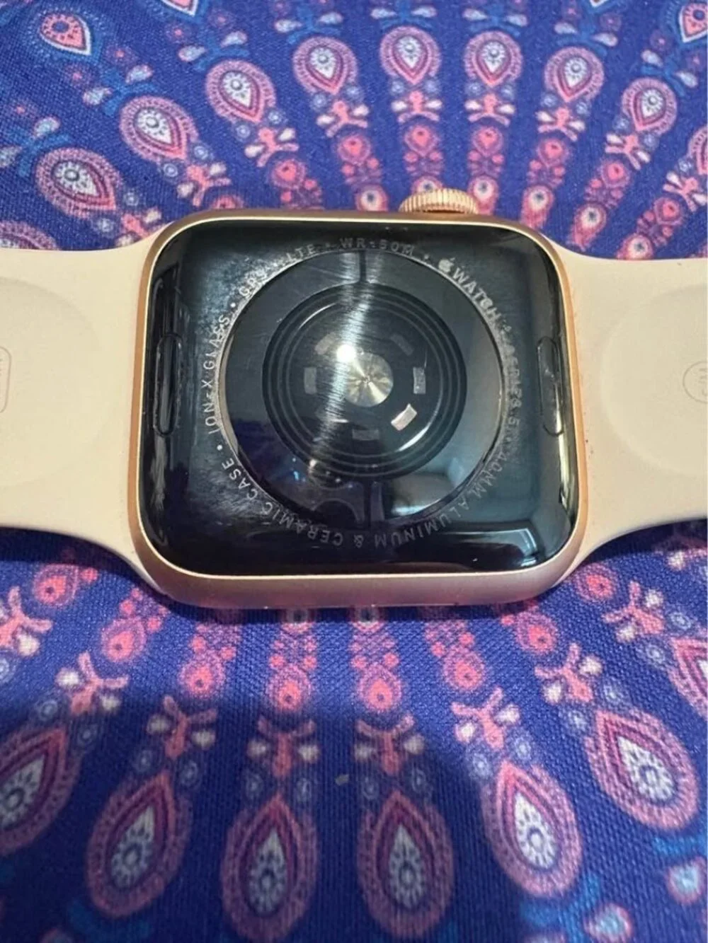 Apple Watch Series 5 – 40mm – Rose Gold – GPS + Cellular (LTE) – EKG